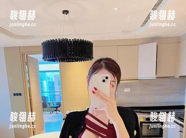 脸红Dearie 微密圈 - 看,脸红Dearie来了!定制内衣和图片的亲密接触时刻……
