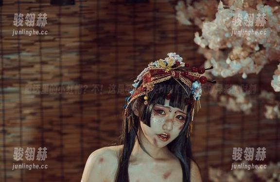 童话里的小红帽？不！这是芊川一笑MNK美图大放异彩的时刻