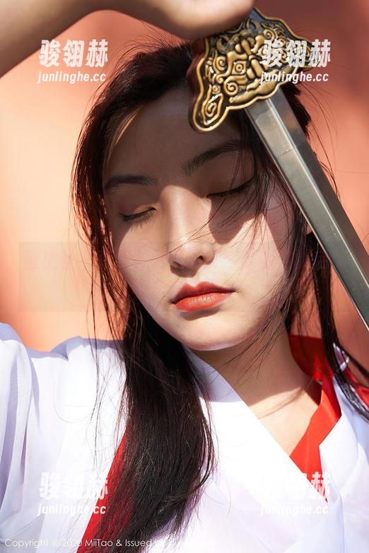蜜桃社 - 唐佳怡眼镜图库：戴上这副后，不知道看啥好