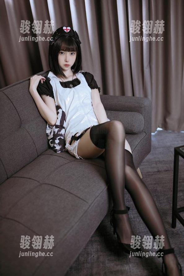 女警也要美，美到窒息的更新——许岚LAN黑丝女警写真集你看了吗？