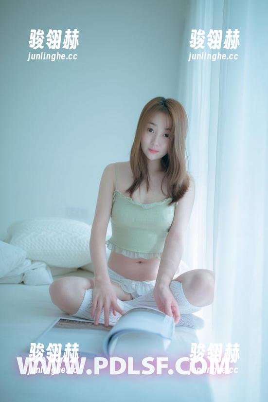 轰趴猫-陈雅漫 轰趴猫 - 看了陈雅漫穿毛衣的美图,我现在根本不想写计划,脑子里只有她的造型!