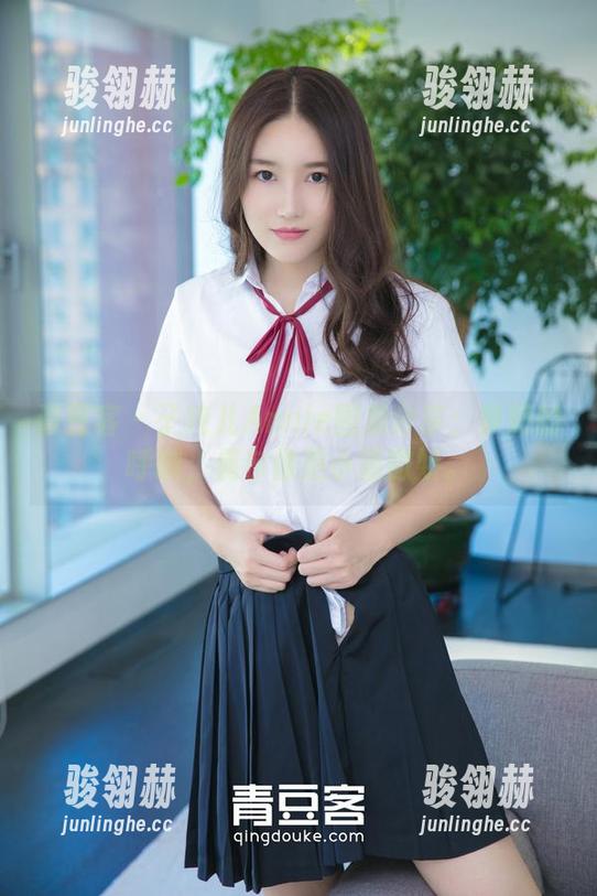 青豆客 - 子纯儿Annie图集分享：萝莉的呼喊，偶尔像是小猫撒娇。
