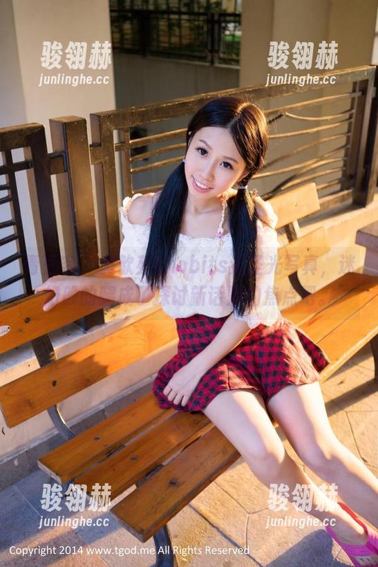 青豆客 - 黄歆苑chobits无圣光写真，迷幻般的腿成了探讨新话题的焦点吧。